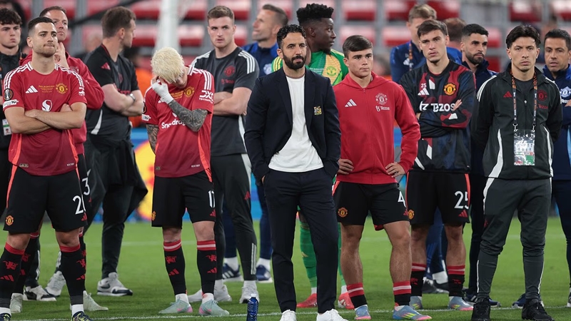 Màn chia tay xúc động: Manchester United nói lời tạm biệt 10 cầu thủ trụ cột