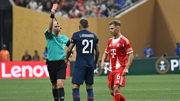 PSG đánh bại Bayern Munich trong trận đấu kịch tính và đầy tranh cãi